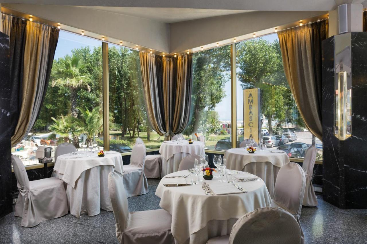 Hotel Ambasciatori ริมินี ภายนอก รูปภาพ
